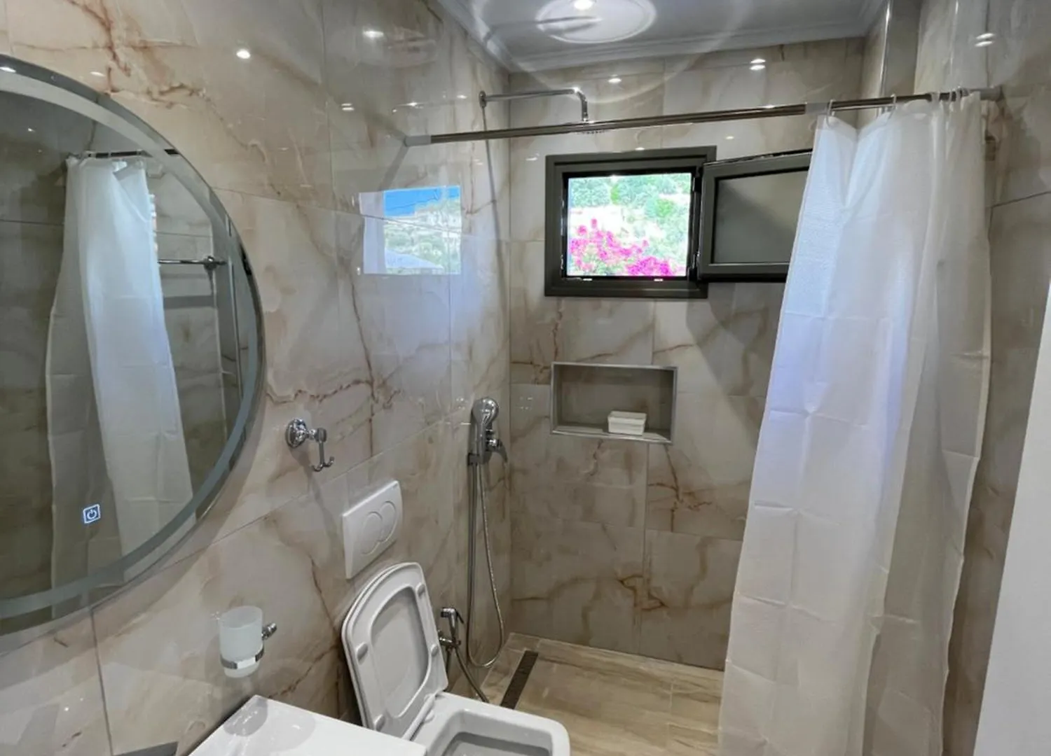 Vickys Inn Dhërmi Albania